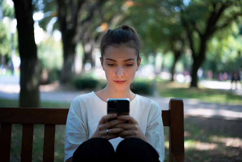 В национальном мессенджере Max открыли статистику: подписчики каналов теперь видят реальные просмотры